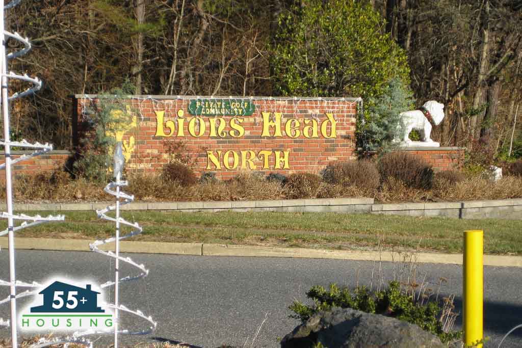 Lions Head North welcoming landscaped community entrance